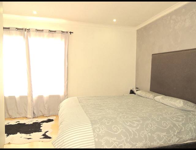 3 BEDROOM TOWNHOUSE FOR SALE IN WILGEHEUWEL